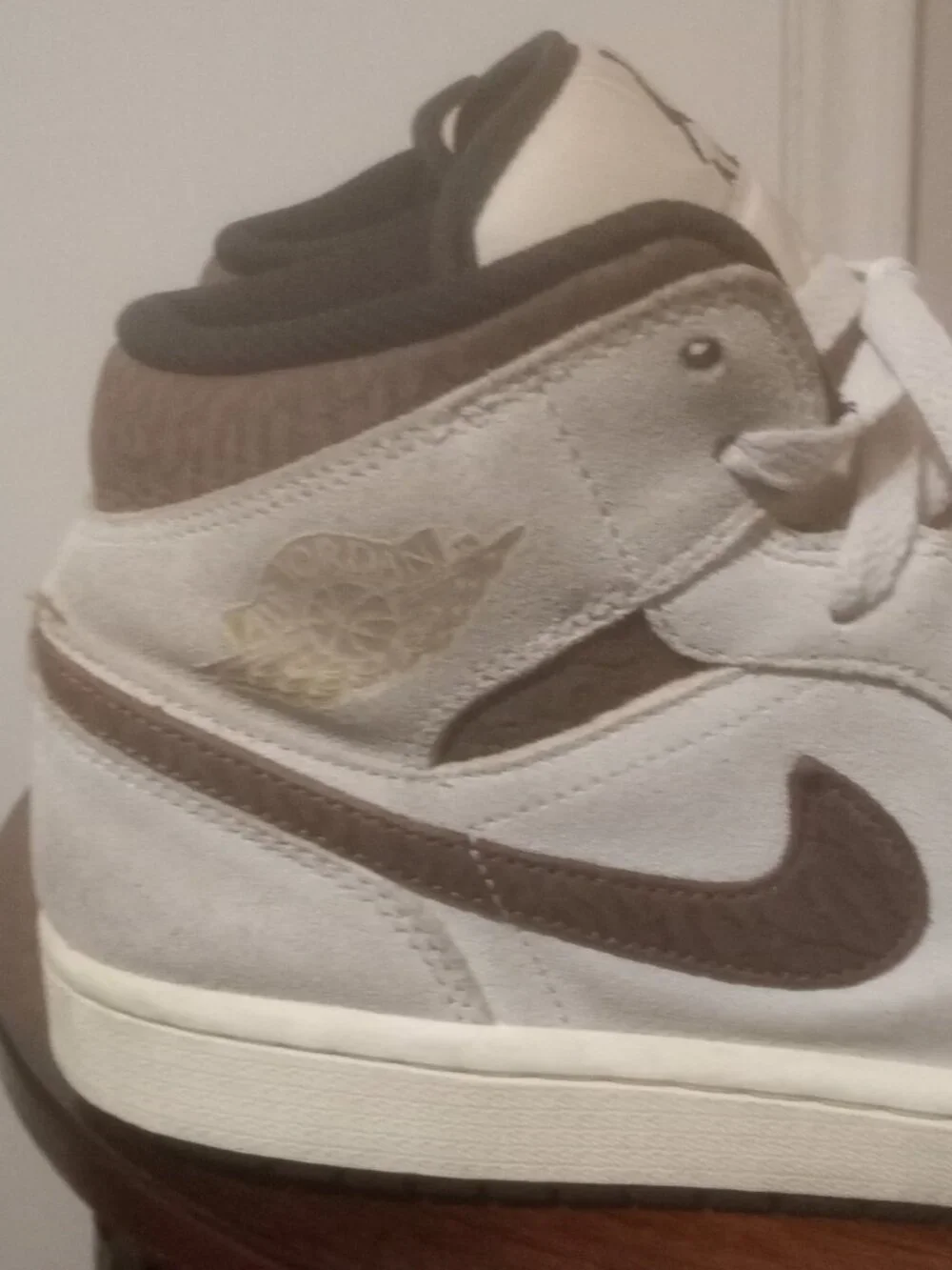 Air Jordan 1 Mid SE Brown Elephant Mens Size 10.5 Metallic Gold DZ4129 102